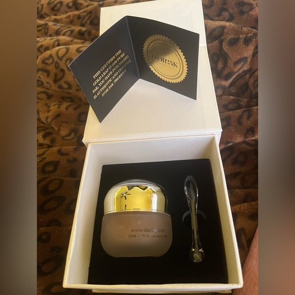 D’or 24k facial peel.